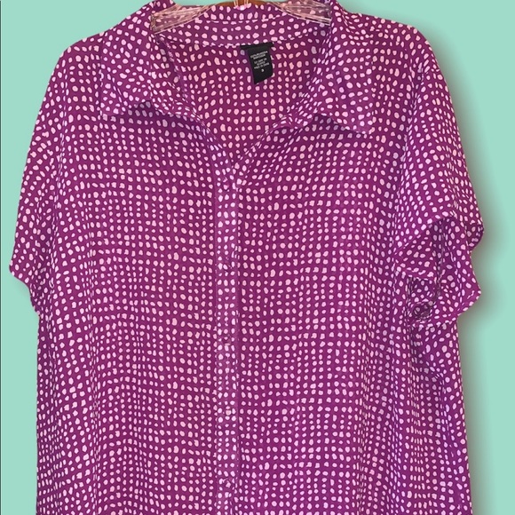 torrid Tops - Torrid button down short sleeve Hi-lo sheer blouse (size 3X)